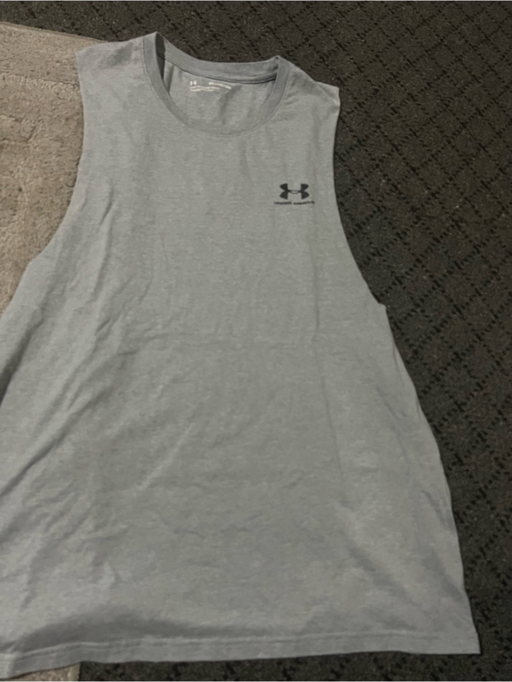 Under Armour men’s Gray Sleeveless Training Tank
